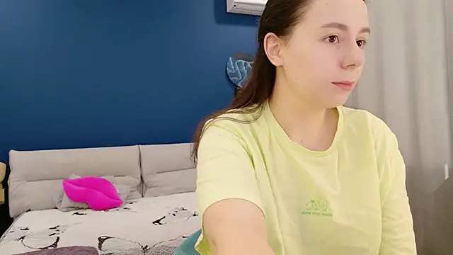 Di_na_Bell webcam