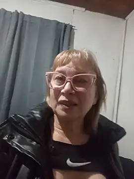 SexyMilf1211 webcam