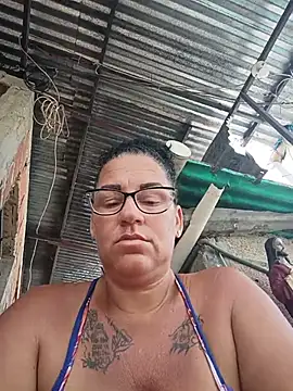 tugordita-hot live cam on StripChat
