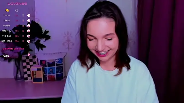 KindHazelHere_ live cam on StripChat