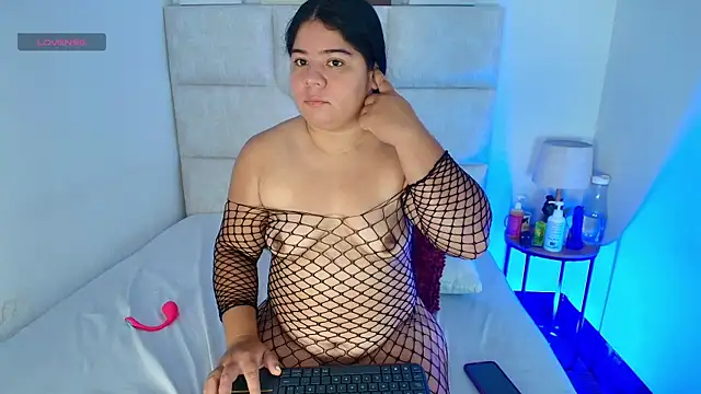 elizawiliamst live cam on StripChat