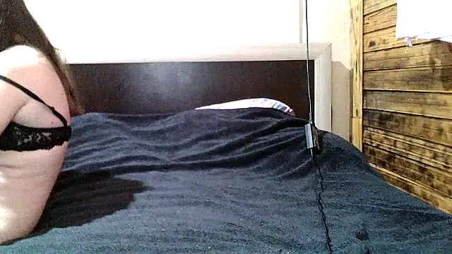 LuckyLust15 webcam