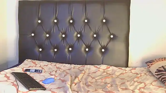 MilfGripMachinee webcam