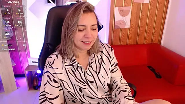 milfsecret69 webcam