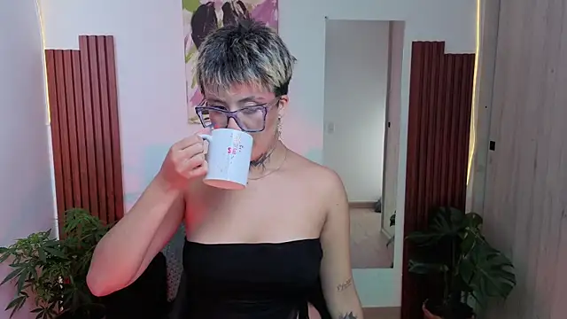 Rebeka-baker webcam