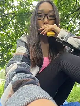 trytomakememoam webcam
