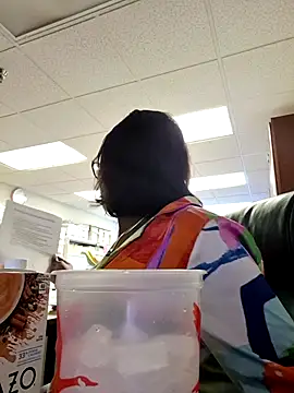 Hottiechocolatier webcam