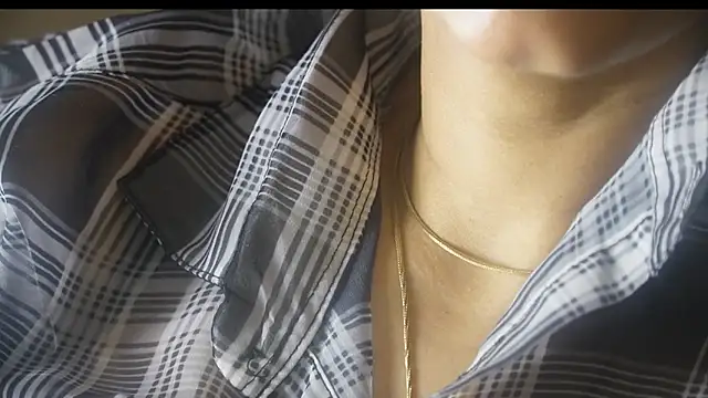 -AyeshaSinghania- webcam