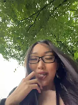 trytomakememoam webcam
