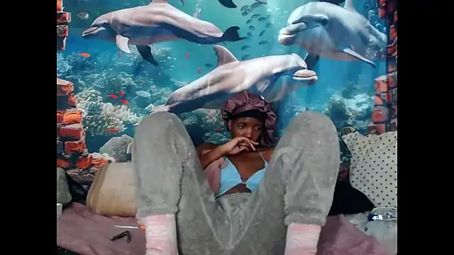 AfricanBarbiee69 webcam