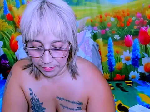 indianroxy live cam on StripChat