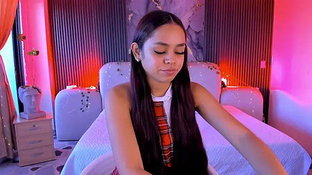 CarolineFyre webcam