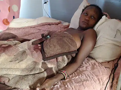 CandyLovesU2 webcam