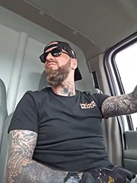 Beardedtattood webcam