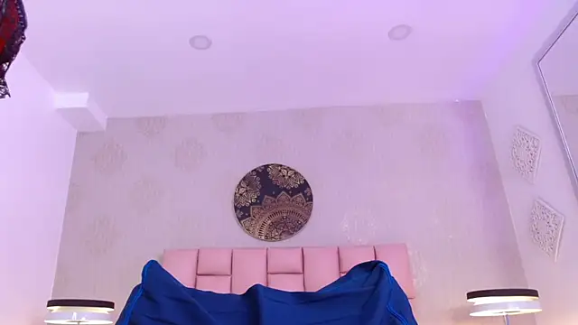 IsabelleDaza webcam