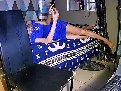 Trish_CurveCock webcam