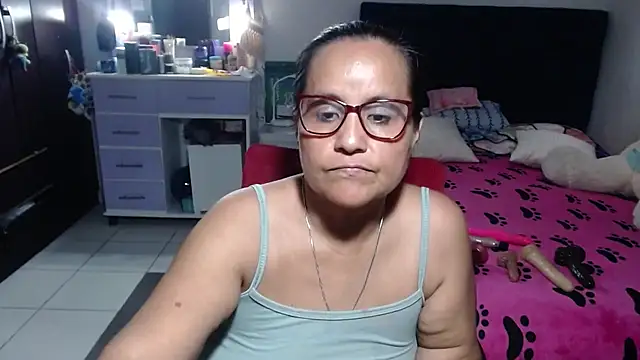 pervert_mommy_ live cam on StripChat