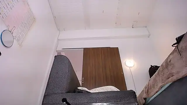 yselahot live cam on StripChat
