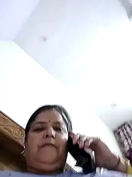 Cute-Janvi20 webcam