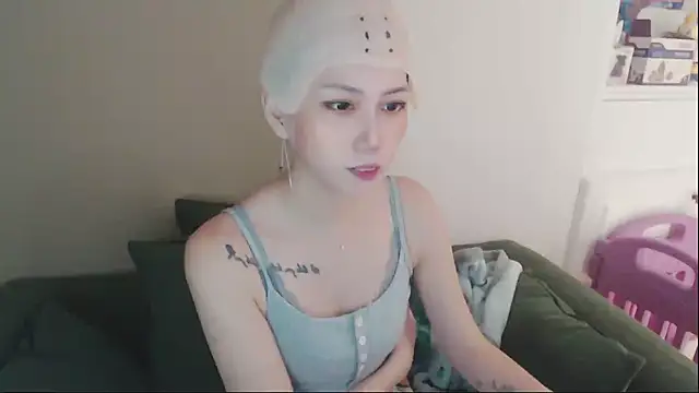 whitecat13 webcam