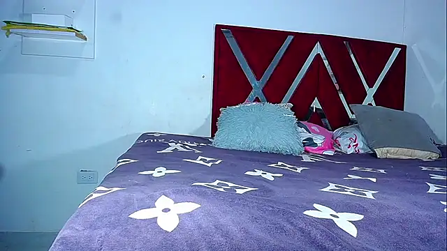 DanisaBrown webcam