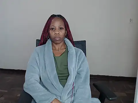 QUEENMANDYY webcam