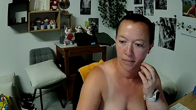 AnyaKrey@xh webcam