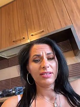 Hotmomcheckk_ webcam