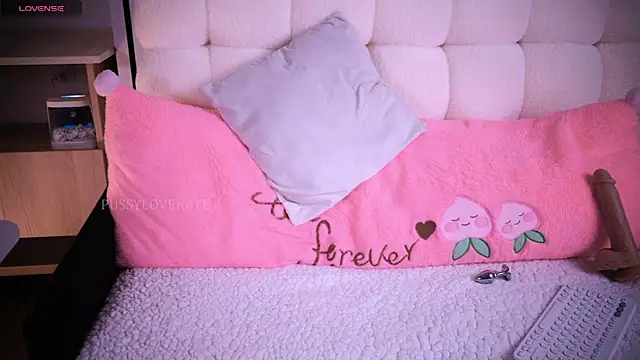 Pussylovekate Live Web Cam Show