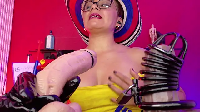 MistressSlut1 webcam