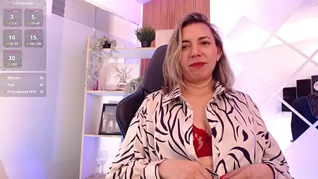 milfsecret69 webcam