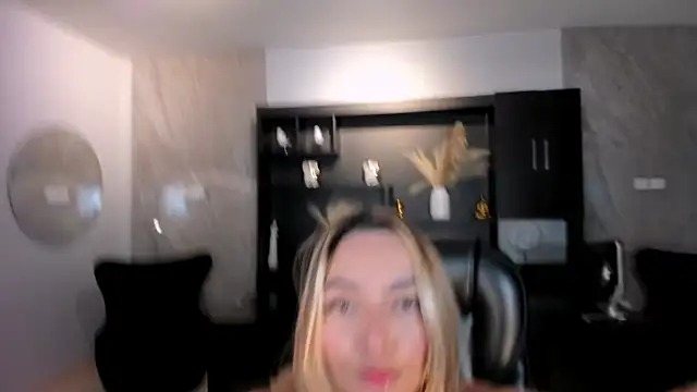 MelissaMoore_ webcam