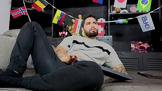 matteosantos - Matteosantos's free webcam - UK Sex Cams