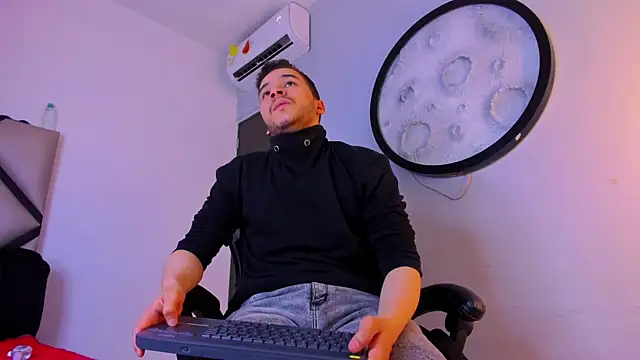 mike_257 webcam