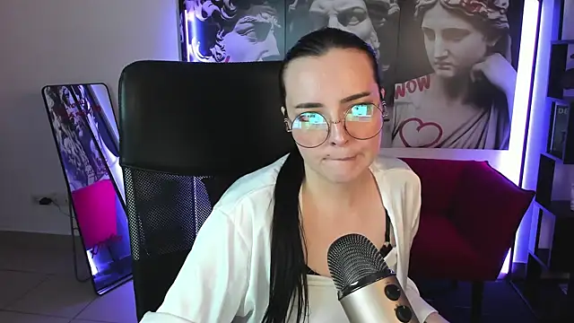 TiffanysGlow webcam