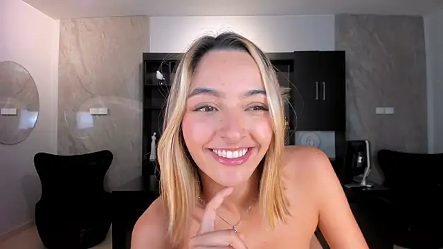 MelissaMoore_ webcam