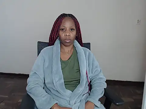 QUEENMANDYY webcam