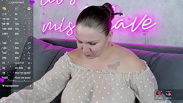Virginia_Robinson live cam on StripChat