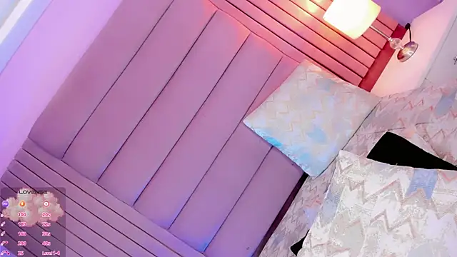 Camille_deluxe webcam