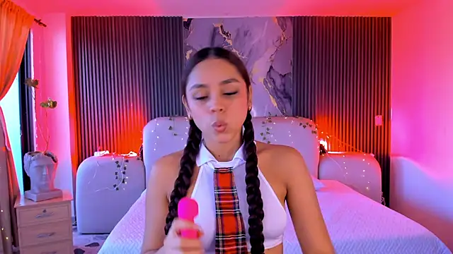 CarolineFyre webcam