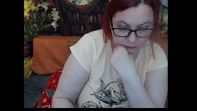 PlayfullMature webcam