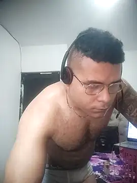 SaucyAffair0 webcam