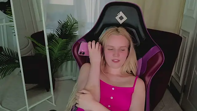 Beatrica_Klein webcam