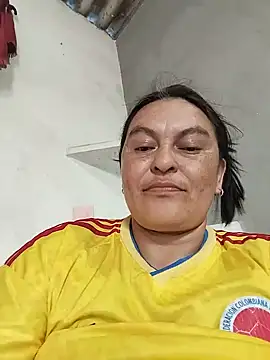 Horny-Mommy-Dirty webcam