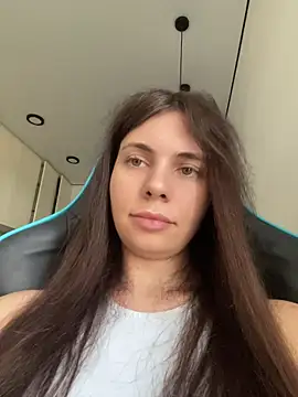 CurlyLara webcam