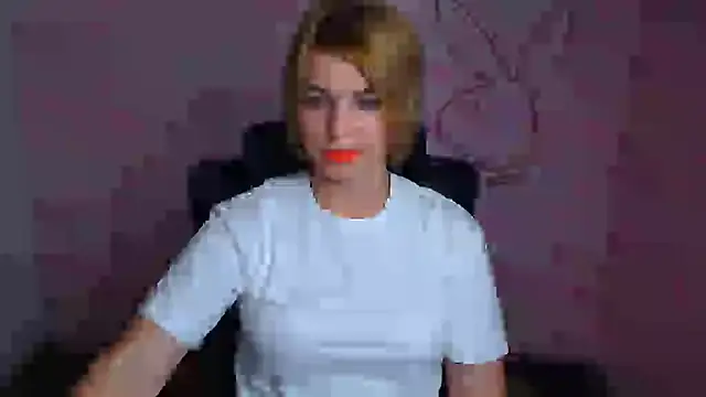 CuttieEmma webcam