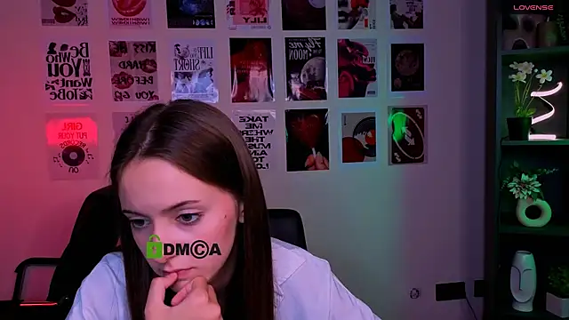 chloe_ley webcam