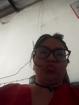 LatinSquirtBaby webcam