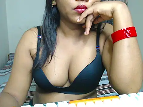 VelvetCoupleLive webcam