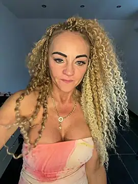 GymMoniMilf webcam